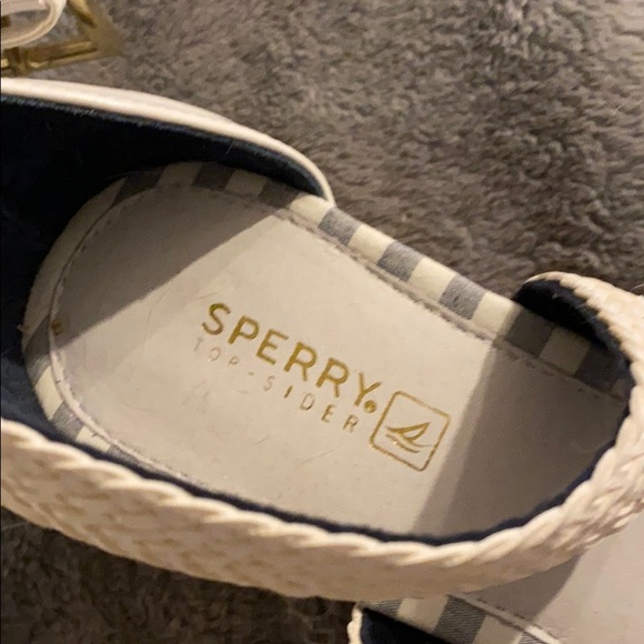 Sandals - Picture 2 of 3